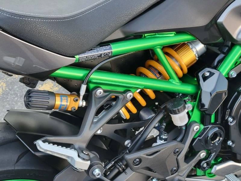 Kawasaki Z900 Se 2025 alt