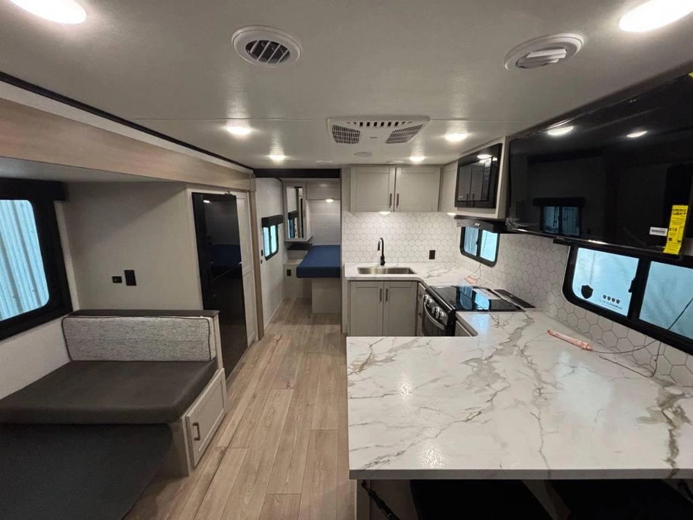 Jayco Jay Feather 25bh 2027 alt