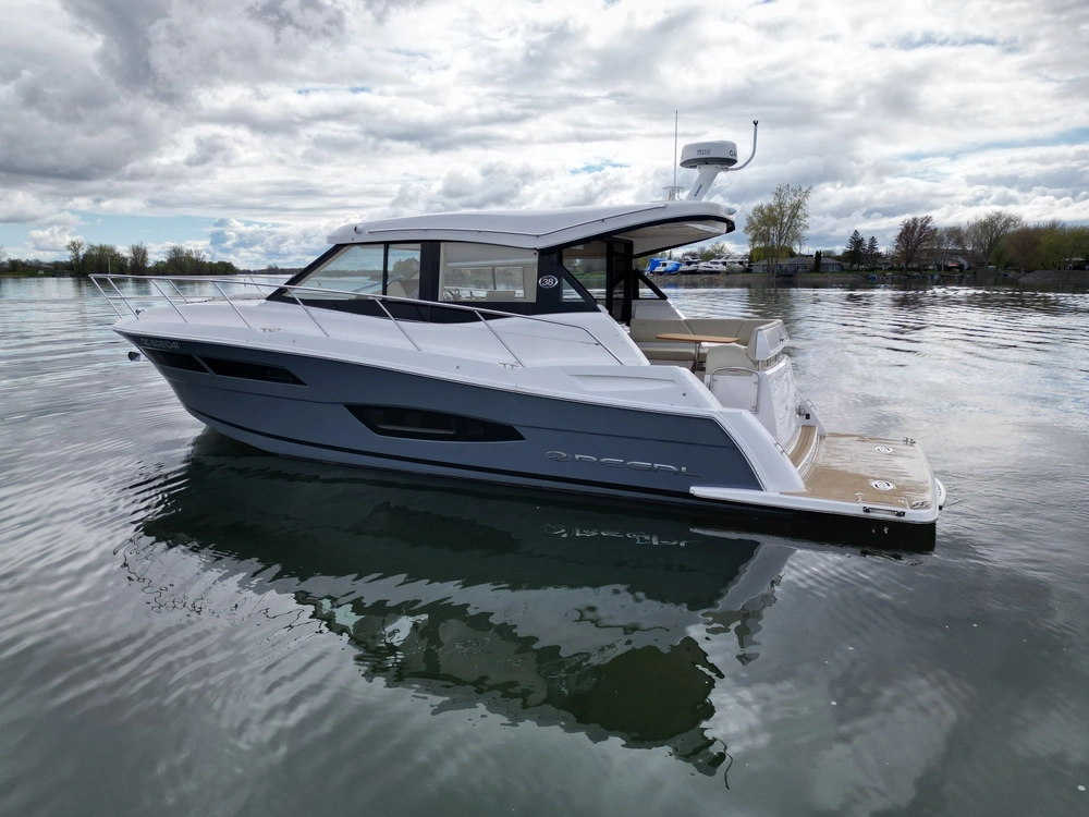 Regal 38 Grande Coupe 2020 alt