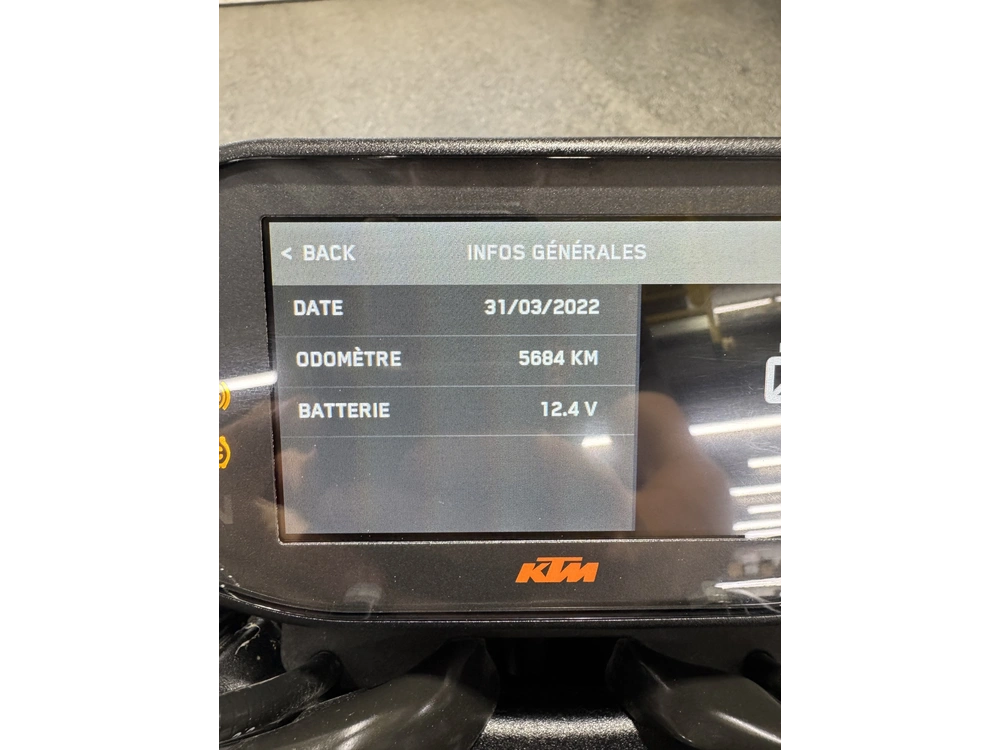 Ktm Duke 890 R 2023 alt