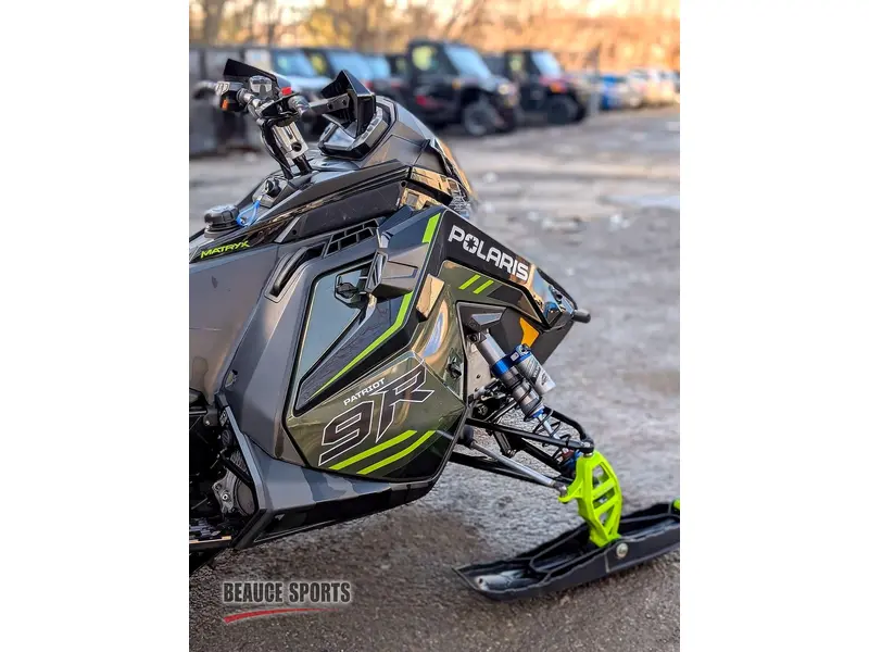 Polaris SNO-26 9R SB ASSAULT 146 SWITCHBACK 900CC DÉMO AVEC CLOUS 2026