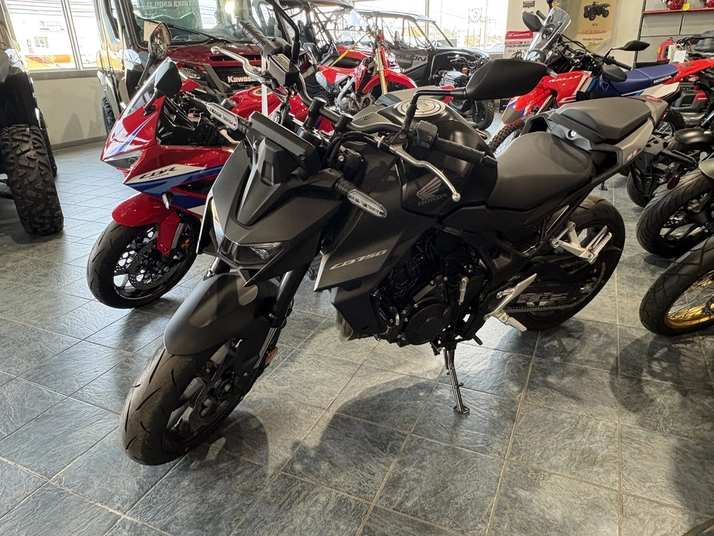 2025 Honda Cb750as alt