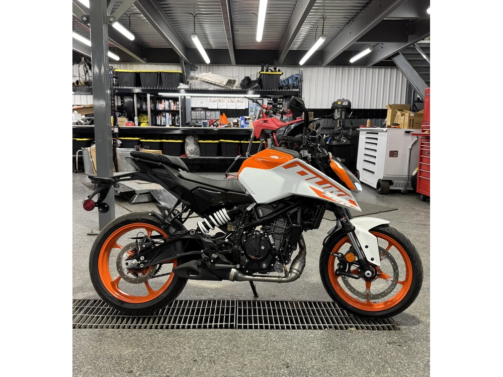 2024 Ktm 250 Duke alt