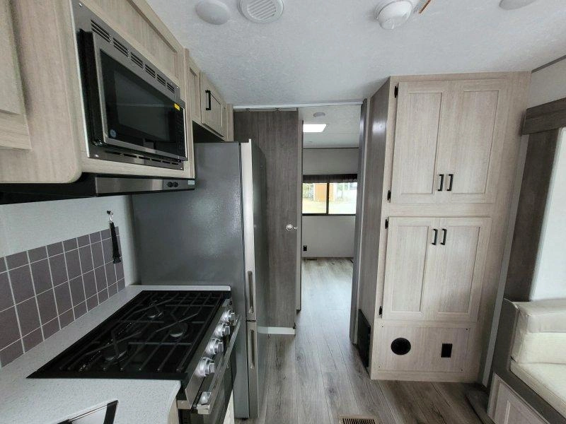 2026 Coachmen Catalina 40bhts alt