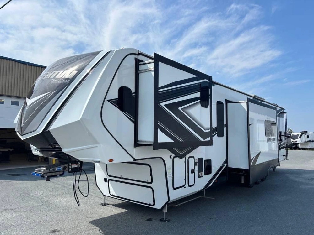 Grand Design Momentum 395ms 2025 alt