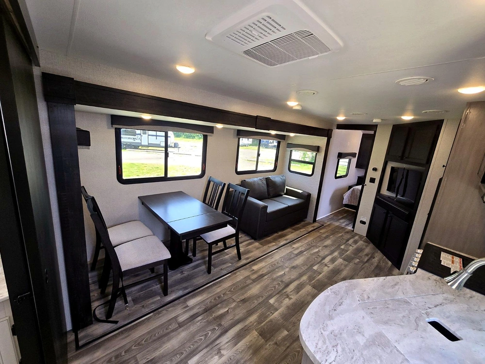 2022 Jayco Starcraft 252rb alt