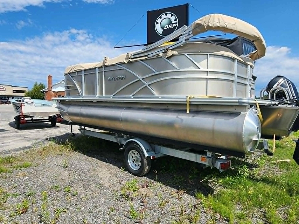 2023 Sylvan 820 Lz W/change Room alt