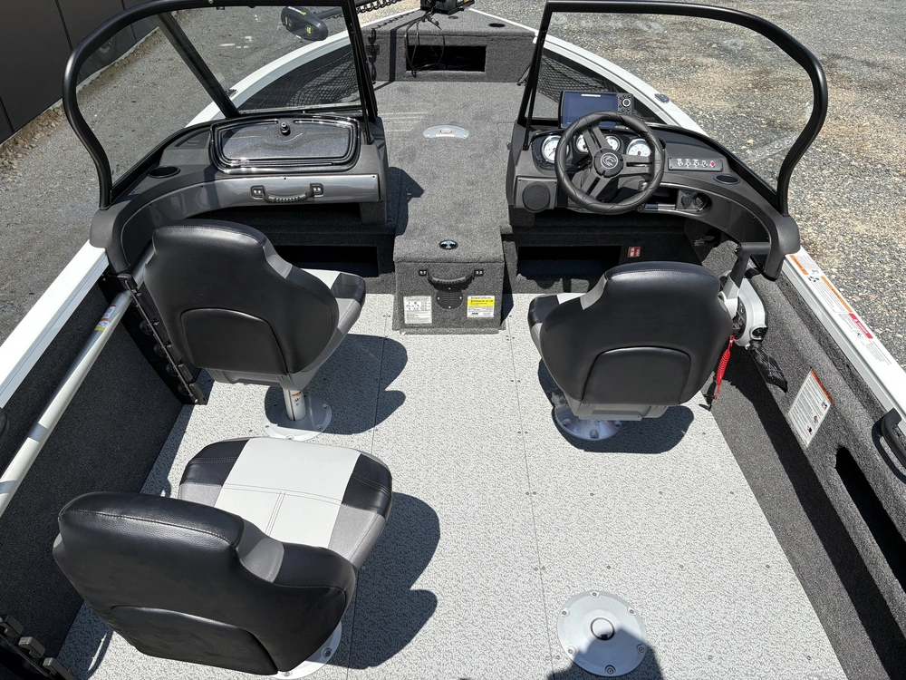 2026 Crestliner 1750 Hawk Wt Jumpseat White alt