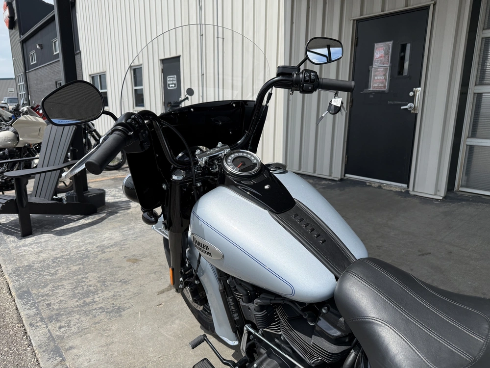 2024 Harley-davidson Flhcs - Heritage Classic *new Bike. Clearance Price.* alt