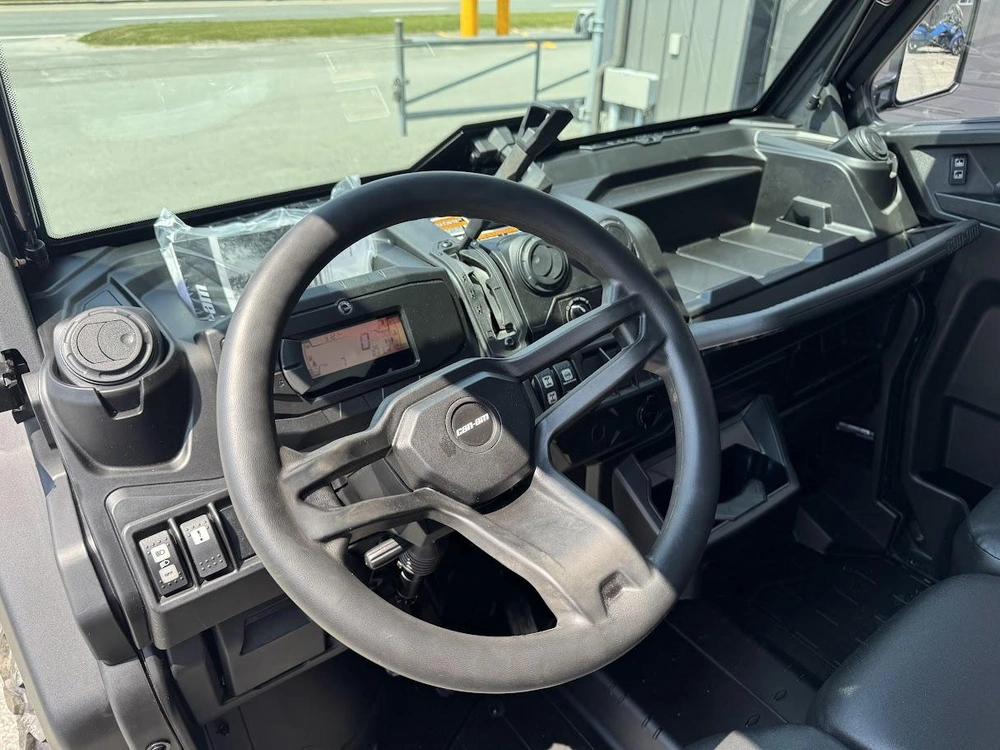 Can-am Defender Dps Cab Hd9 2025 alt