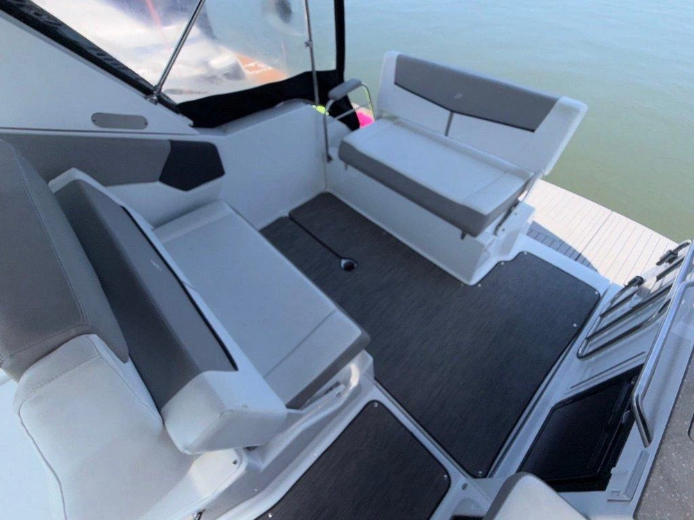 2021 Four Winns 275 Vista 6.2l/b3 alt