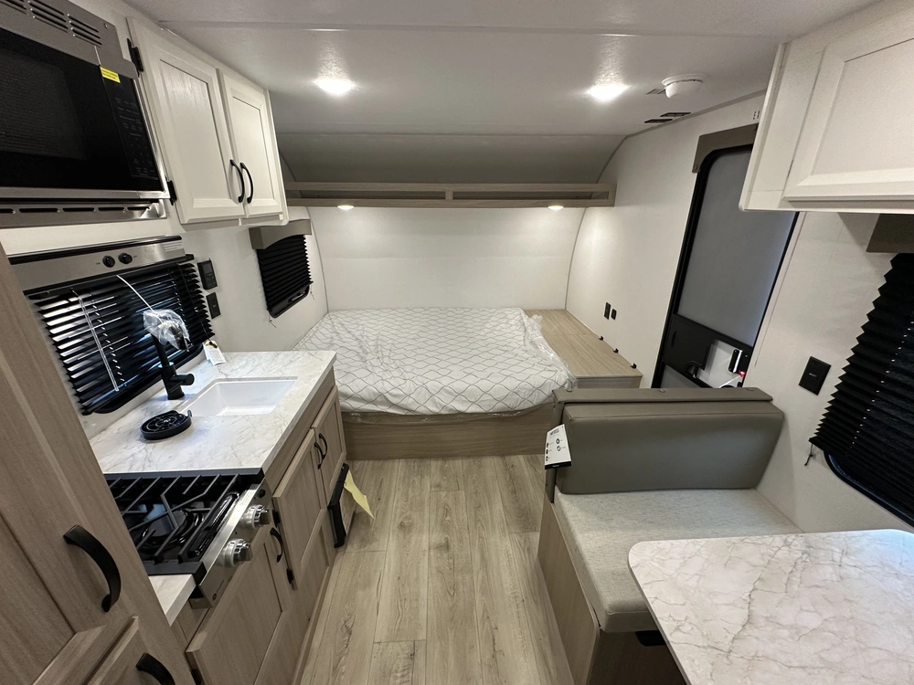 2027 Coachmen Clipper 18bh alt