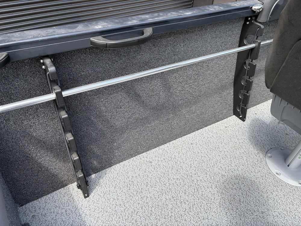 2025 Crestliner 1750 Hawk Wt Jumpseat - Gun Metal alt