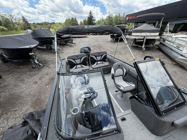 2017 Legend Boats 18 Xtr alt