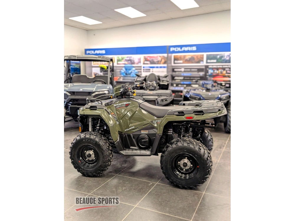 Polaris Sportsman 570 Sage Green | 🌍 Concurrents : Outlander 570 / Grizzly 700 🌍 | 2026 alt