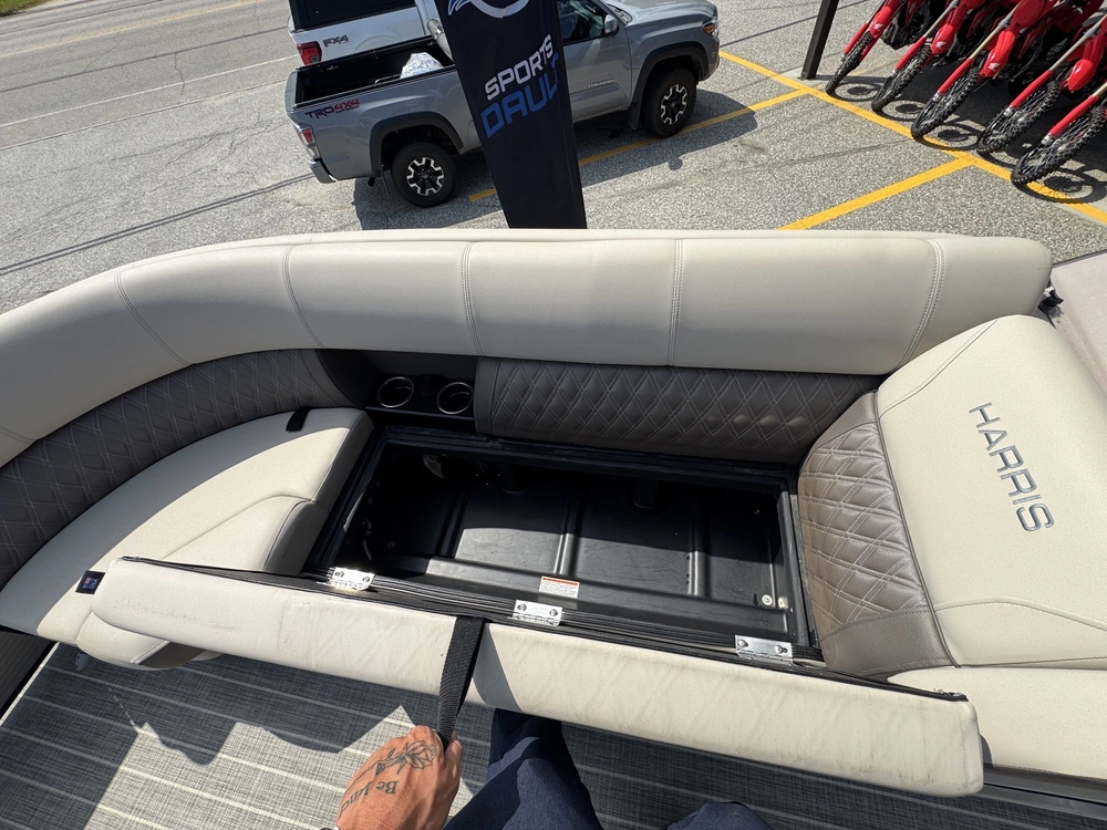 2022 Harris Sunliner 230 alt