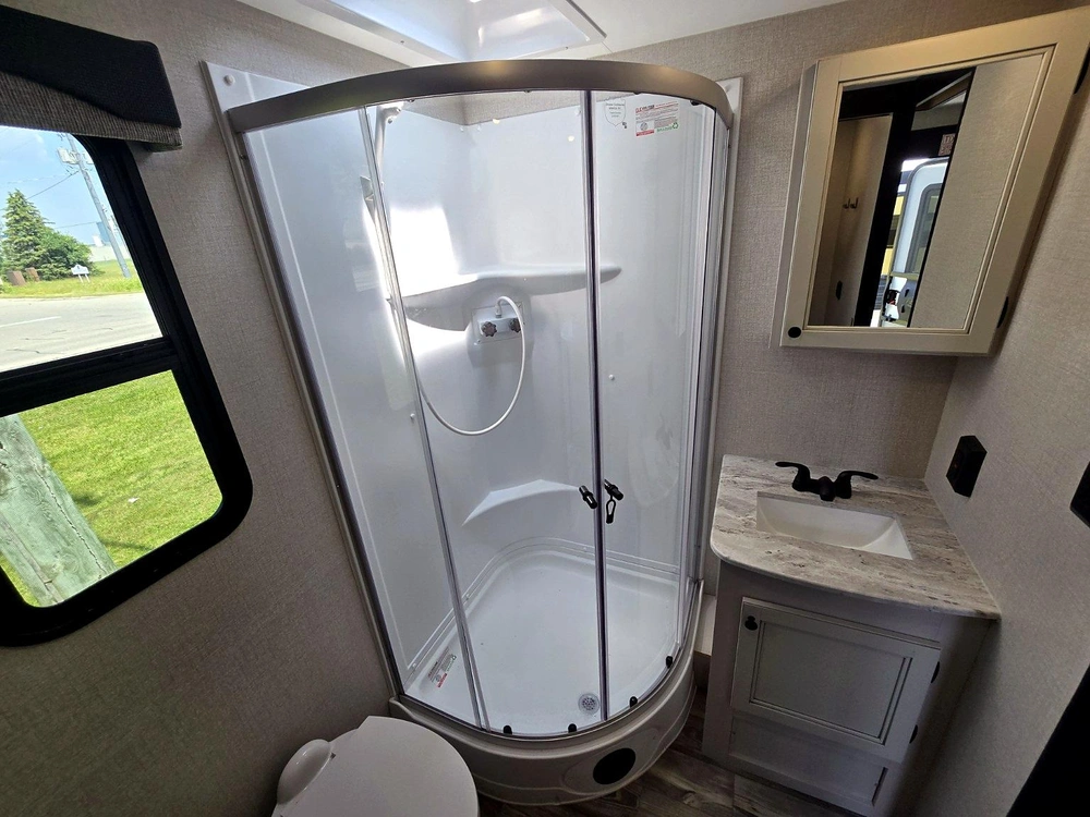 2022 Jayco Starcraft 252rb alt
