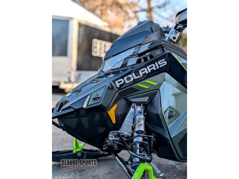Polaris SNO-26 9R SB ASSAULT 146 SWITCHBACK 900CC DÉMO AVEC CLOUS 2026