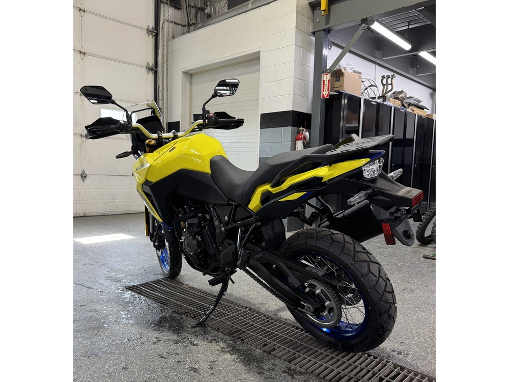 Suzuki V-strom 800de Aventu 2026 alt