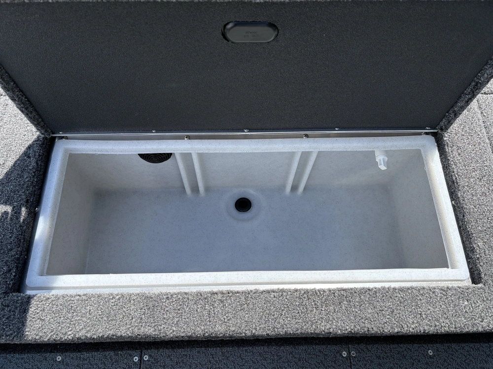 2026 Crestliner 1750 Hawk Wt Jumpseat White alt