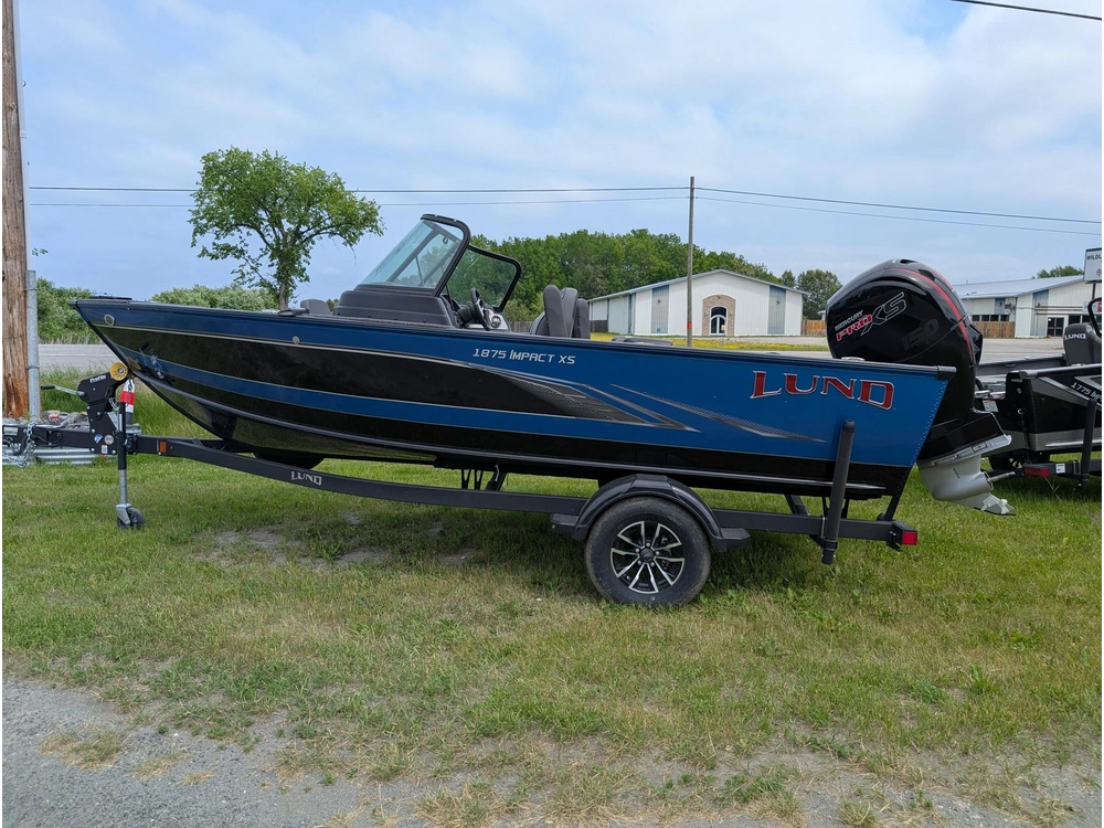 2024 Lund Boat Co 1875 Impact Xs alt