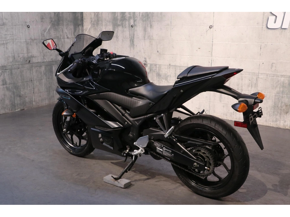 2022 Yamaha Yzf-r3 alt
