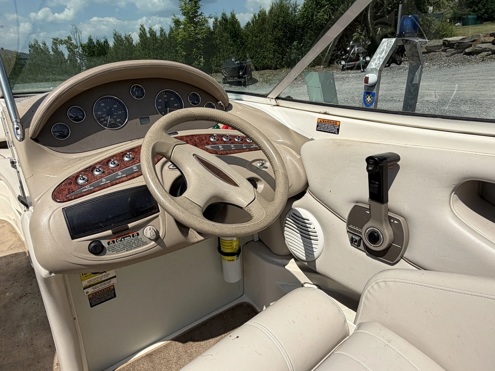Maxum Marine 2300 2001 alt