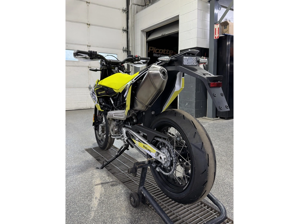 2026 Husqvarna 701 Supermoto alt