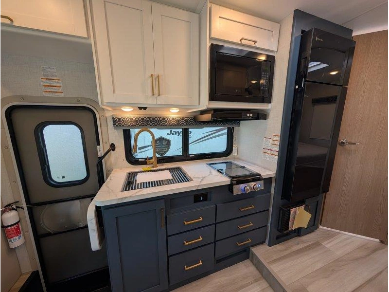 Thor Motor Coach Echelon Lz22 2027 alt