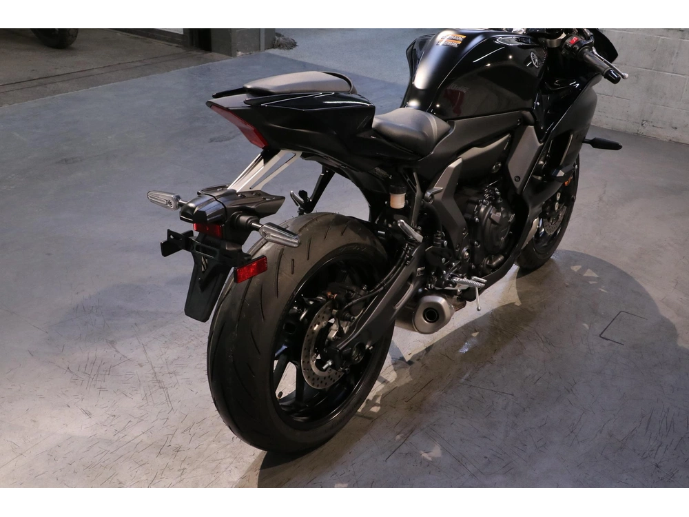 Yamaha Yzf-r7 2025 alt