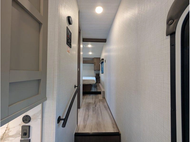 Keystone Rv Cougar 2100ml 2027 alt