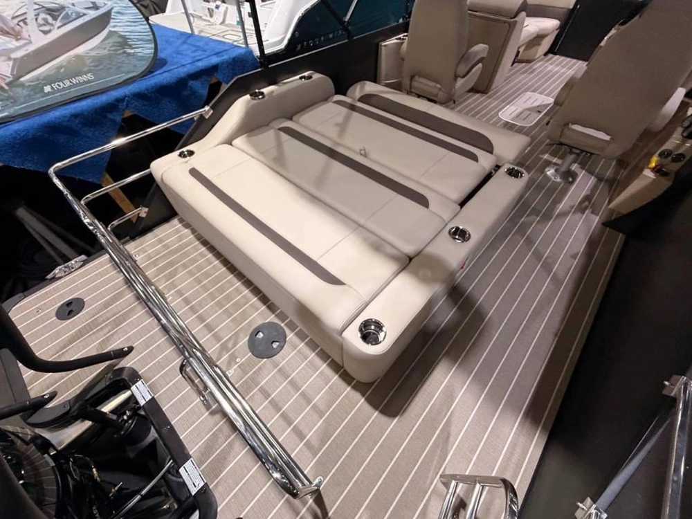 2026 Bentley Legacy 223 Swingback alt