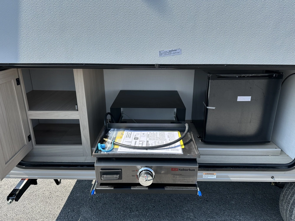 2027 Coachmen Clipper 18bh alt