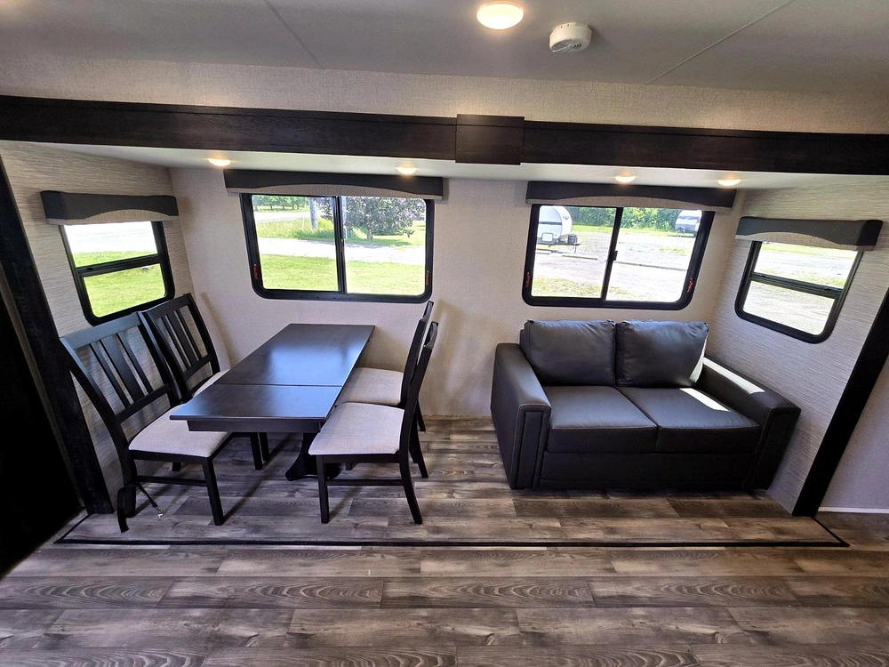 2022 Jayco Starcraft 252rb alt