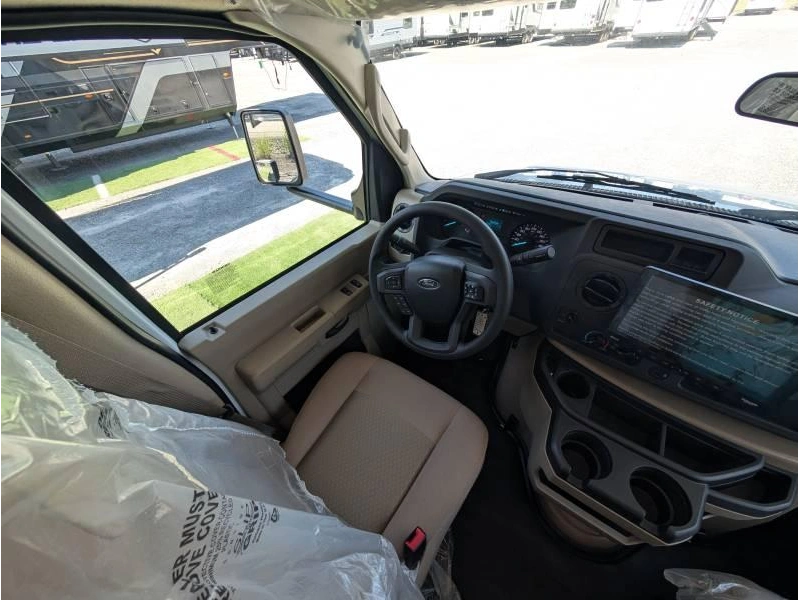 Thor Motor Coach Echelon Lz22 2027 alt