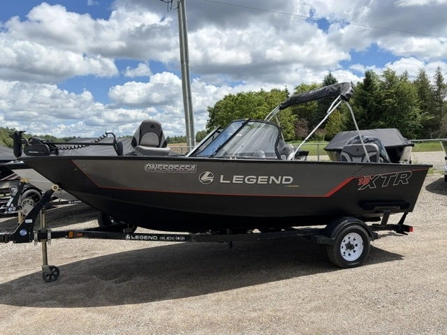 2017 Legend Boats 18 Xtr alt