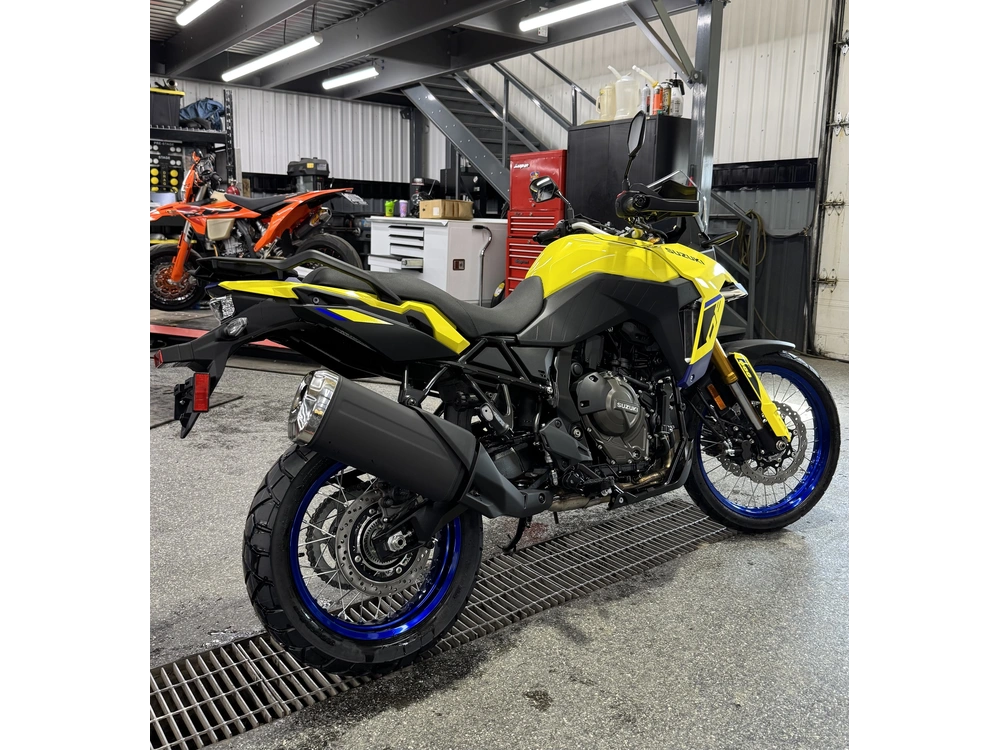 Suzuki V-strom 800de Aventu 2026 alt