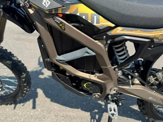 Surron ULTRA BEE HP 100% ÉLECTRIQUE 2026