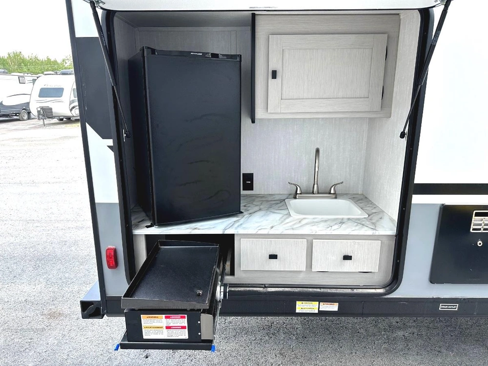 2024 Coachmen Apex 300bhs alt