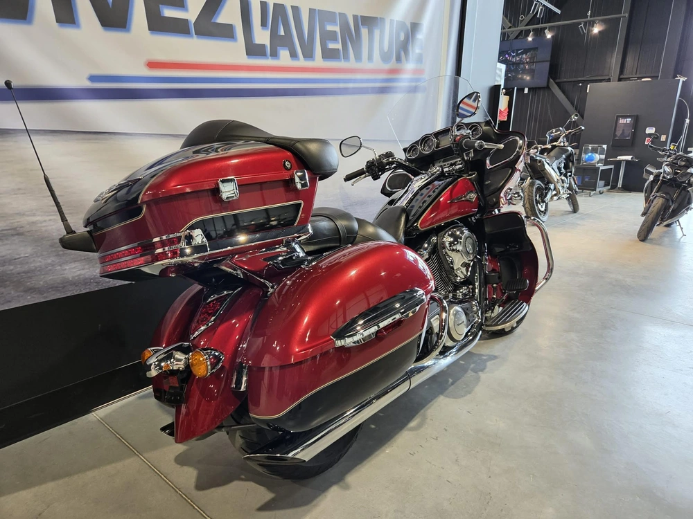 Kawasaki Vulcan 1700 Voyager 2010 alt