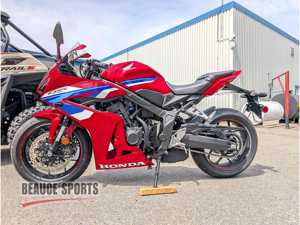 Honda Cbr650ract 🎯 Moto Sport 4 Cylindres Polyvalente Facile R7 Rs660 Gsx8r Performance Route 🟢 2026 alt