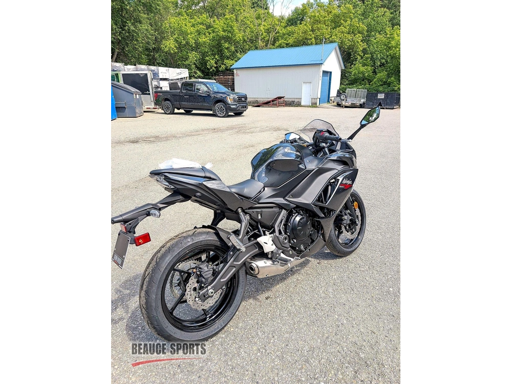 Kawasaki Ninja 650 Noir 🎯 Versatile Sport Motorcycle R7 Cbr650r Gsx-8r Comfort Daily Performance 🟢 2026 alt