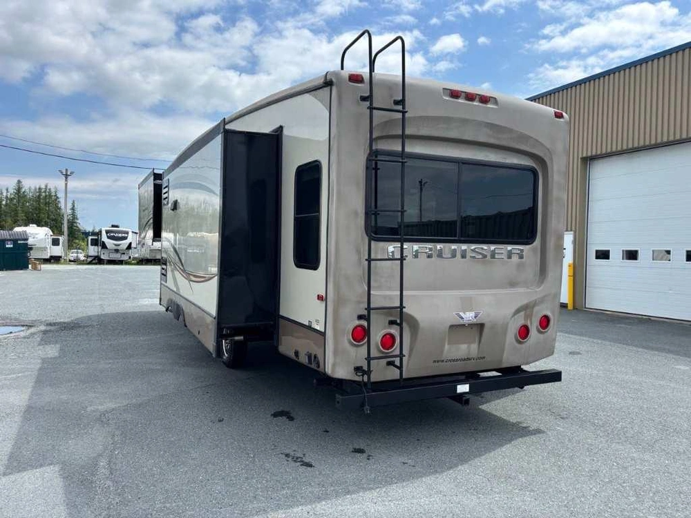 Crossroads Cruiser 333rl 2015 alt