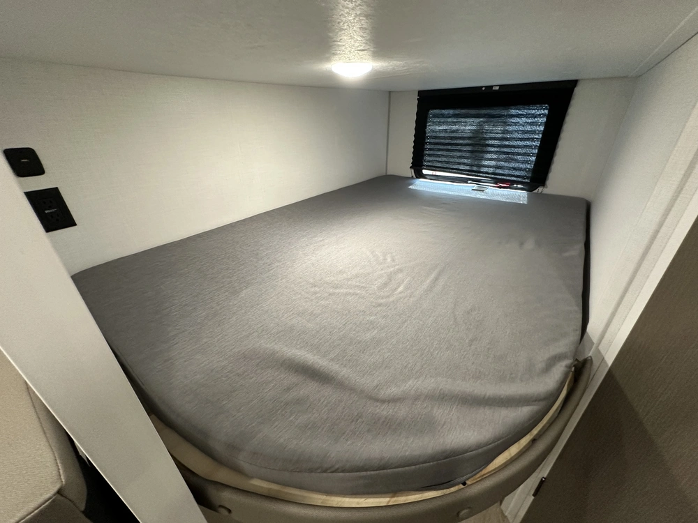 2027 Coachmen Clipper 18bh alt