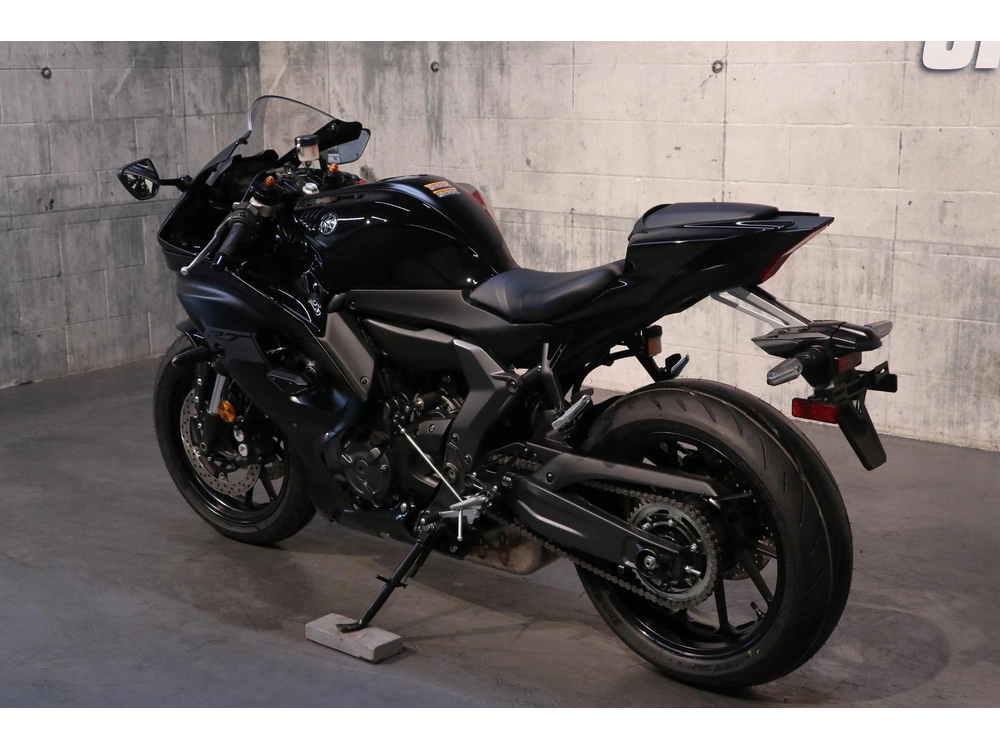 Yamaha Yzf-r7 2025 alt