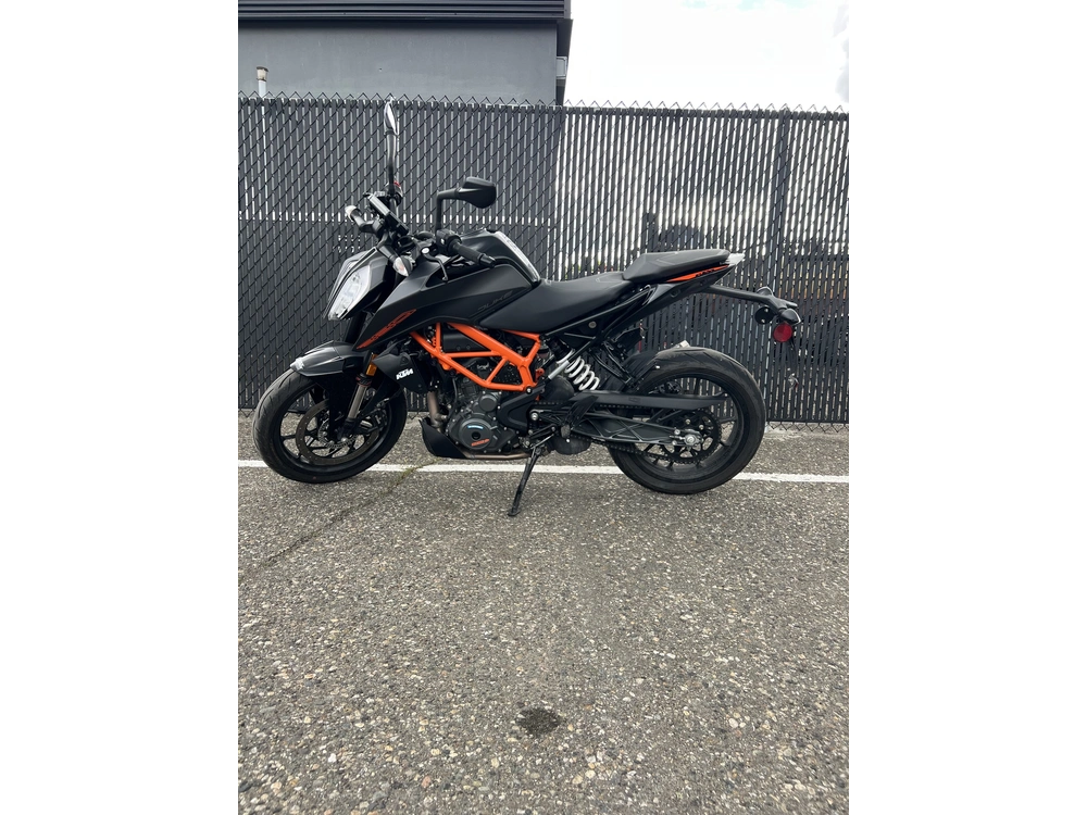 2023 Ktm 390 Duke alt