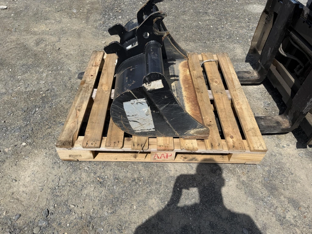 2022 John Deere 35g alt
