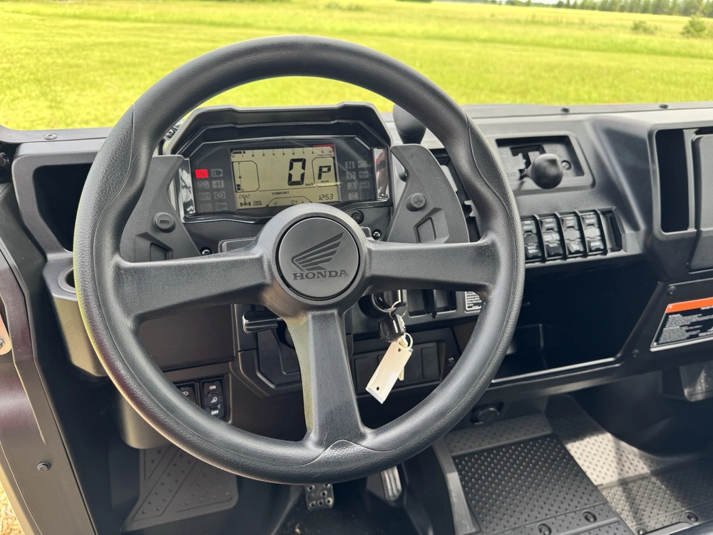 2026 Honda Pioneer 1000-5p Dlx, Red alt