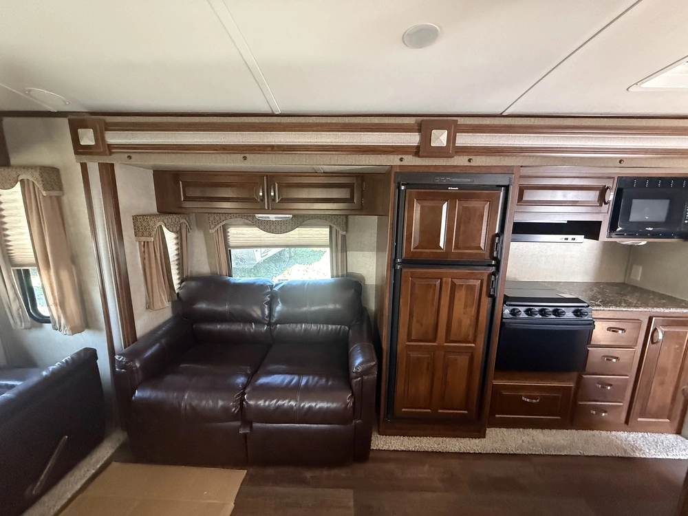 2014 Keystone Rv Laredo 322rl alt