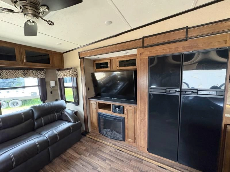 2018 Coachmen 391 Qsmb alt
